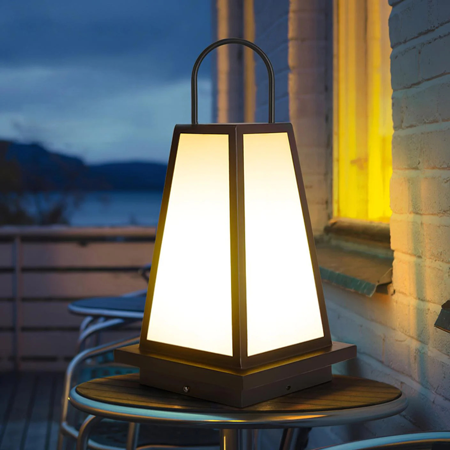 Outdoor Japandi Lantern