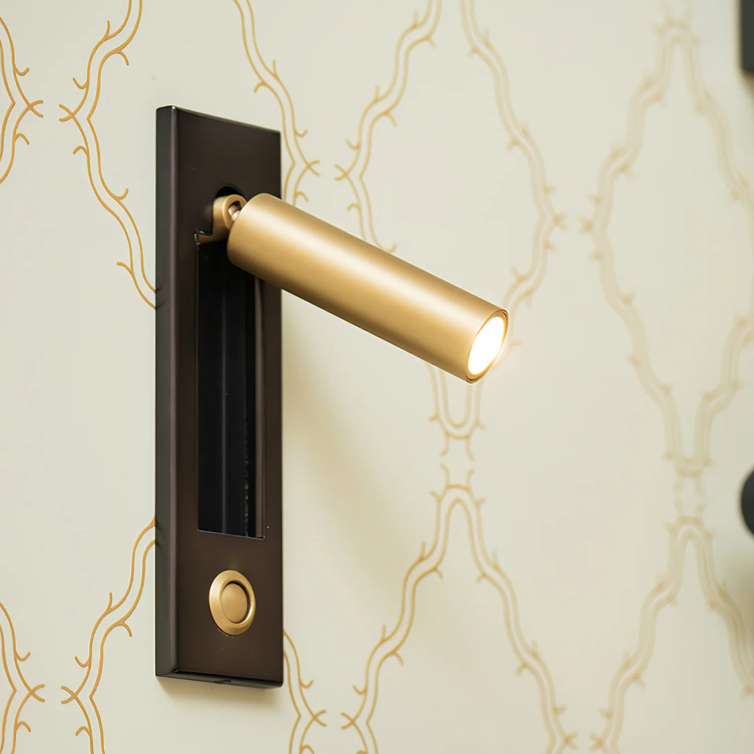 Minimalist Recessed Wall Lamp