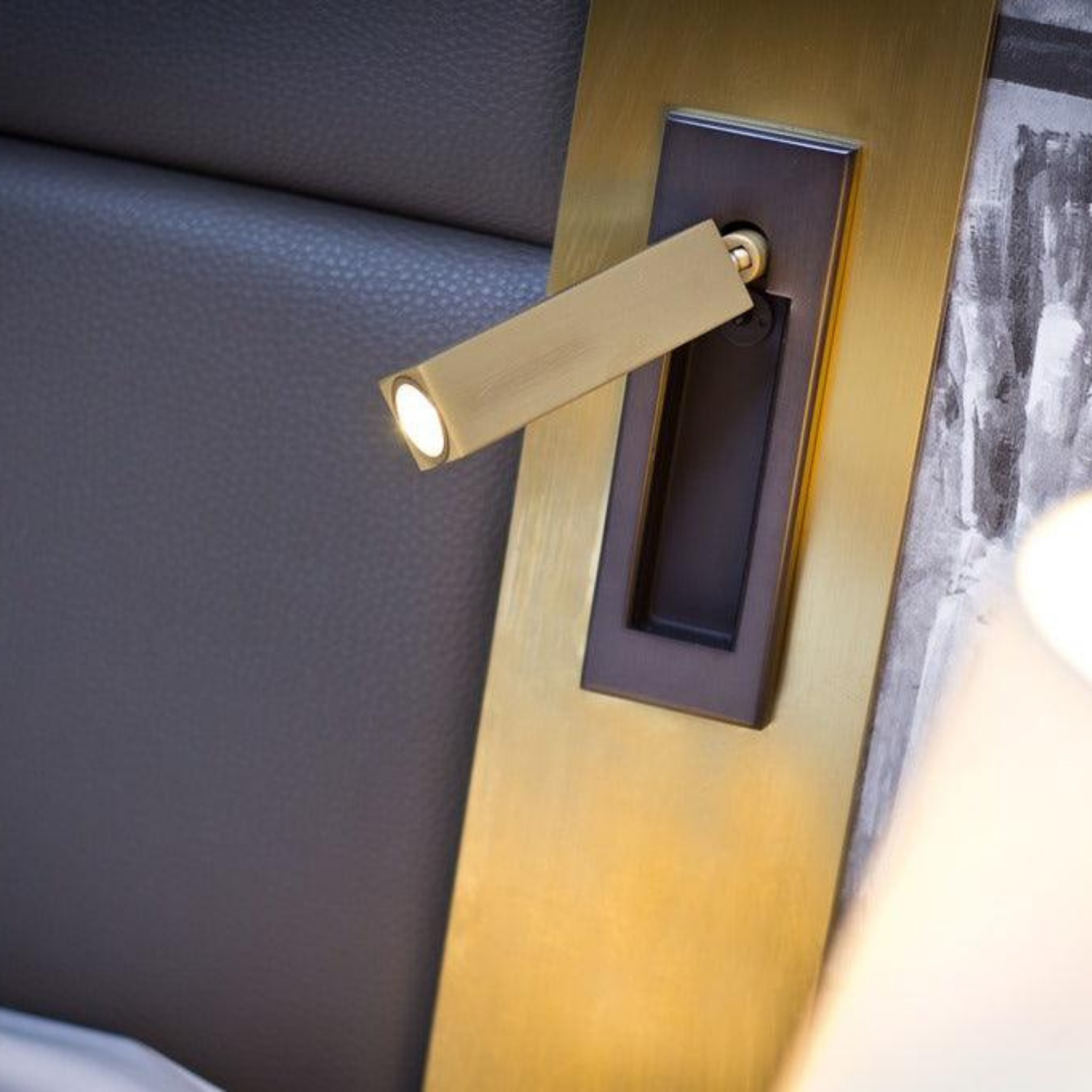 Minimalist Recessed Wall Lamp