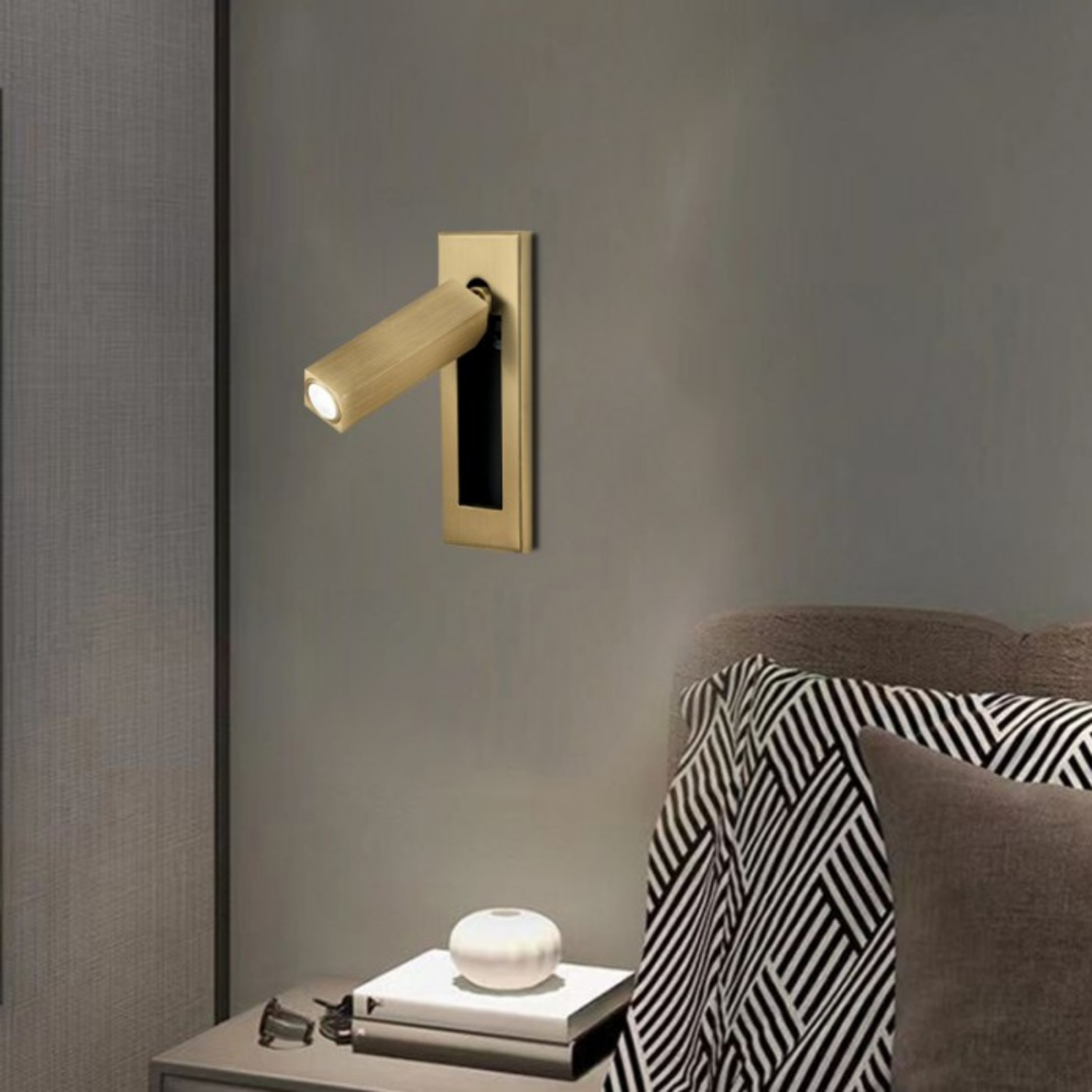 Minimalist Recessed Wall Lamp