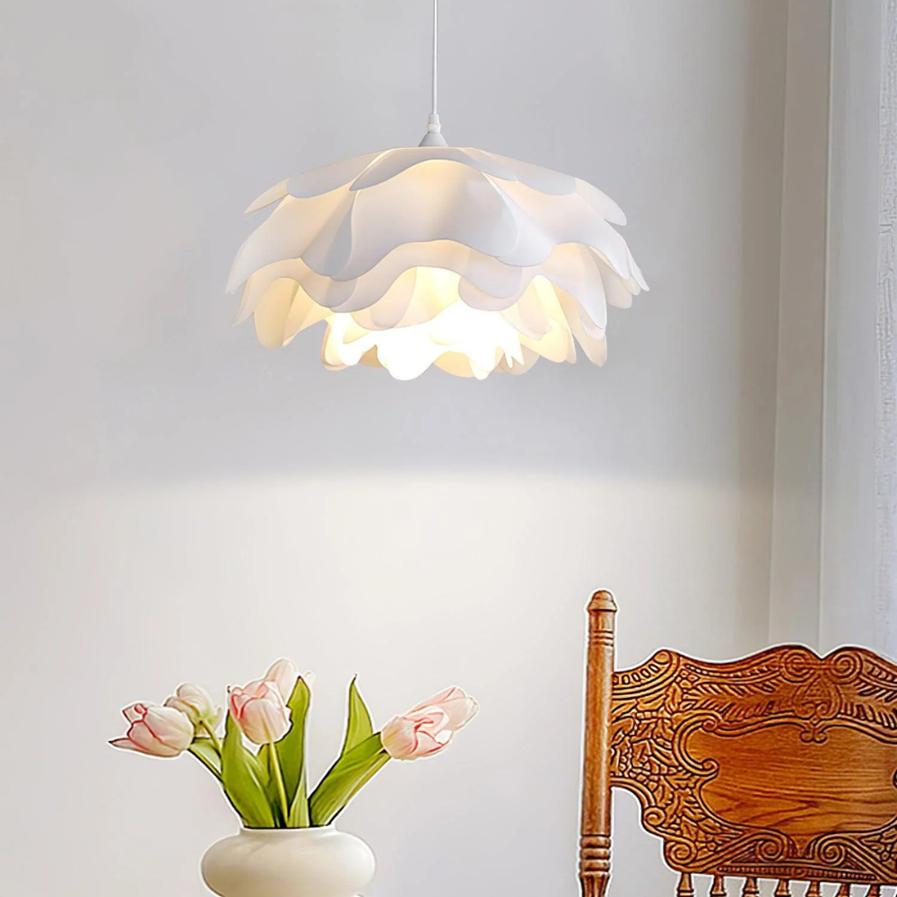 Airy Floral Pendant Lamp