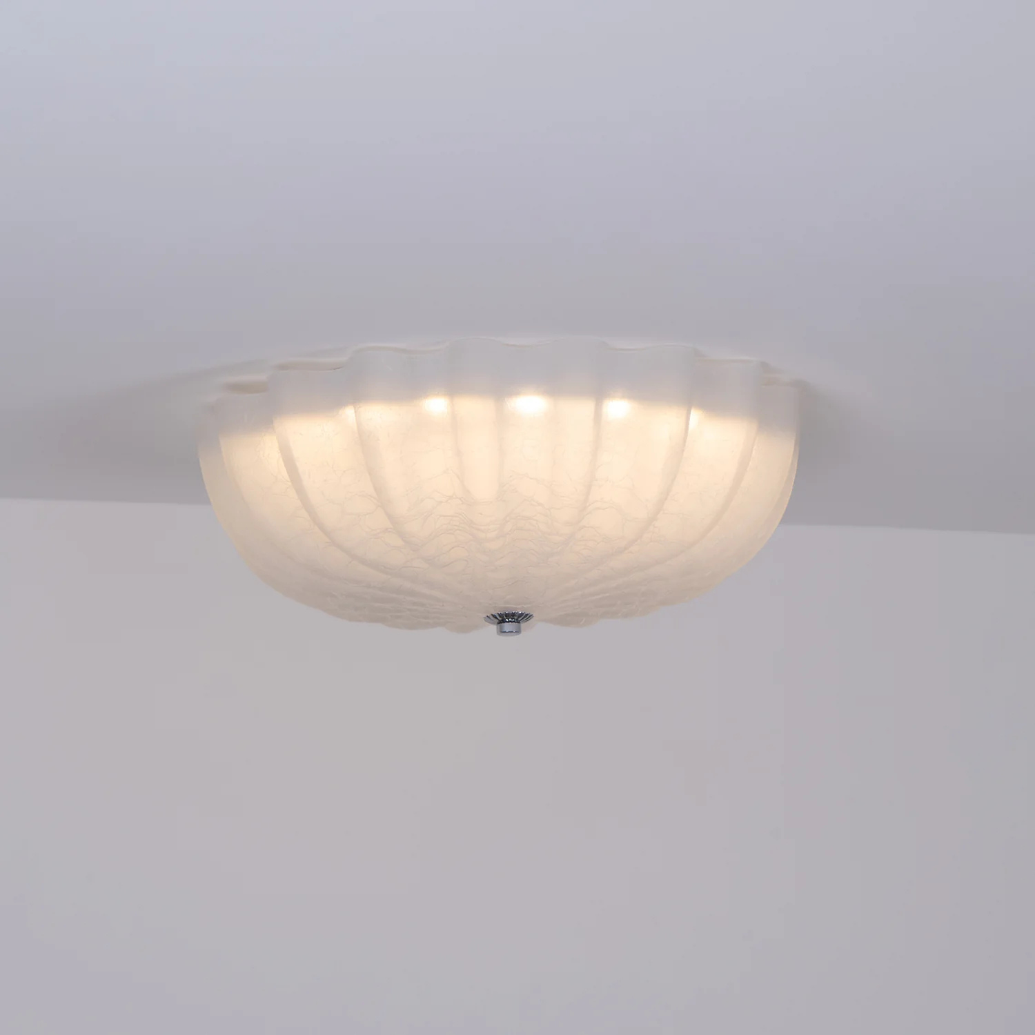 Retro-Inspired Glass Pendant Lamp